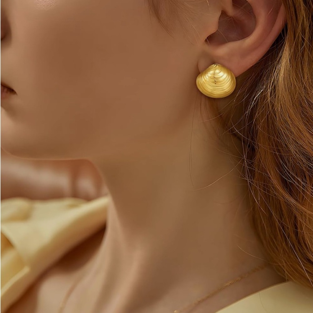 Filmoon Gold Seashell Studs Earrings Dainty Beach Earrings - Picture 9 of 11